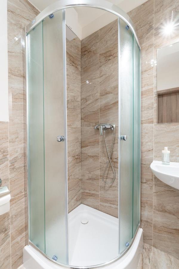 פראג Brand New Studio Apartment #31 In Brand New Building With Free Parking In The Center מראה חיצוני תמונה